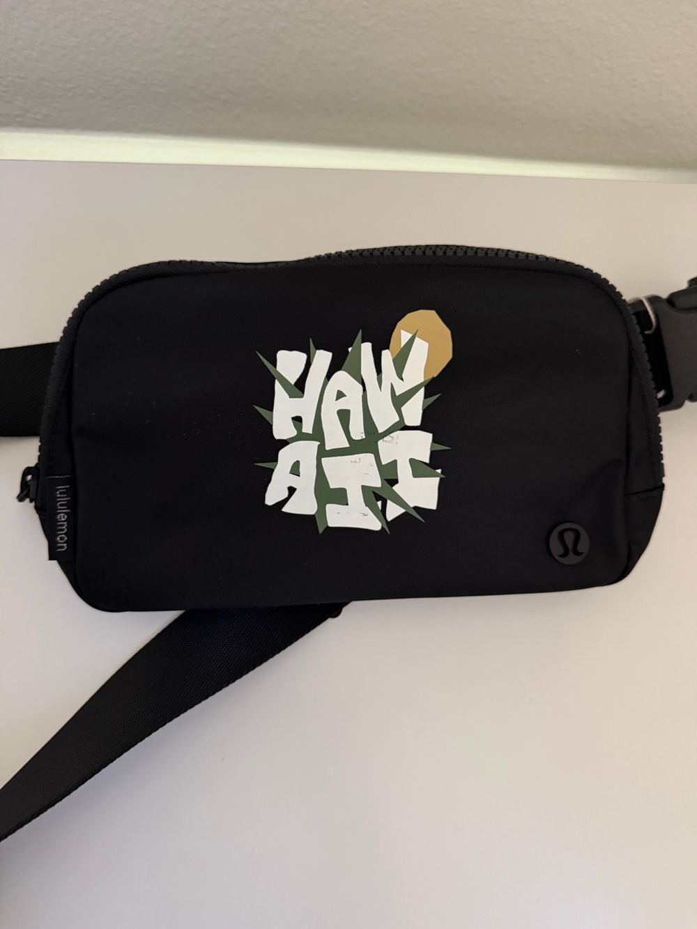 lululemon athletica Black Hawaii belt bag